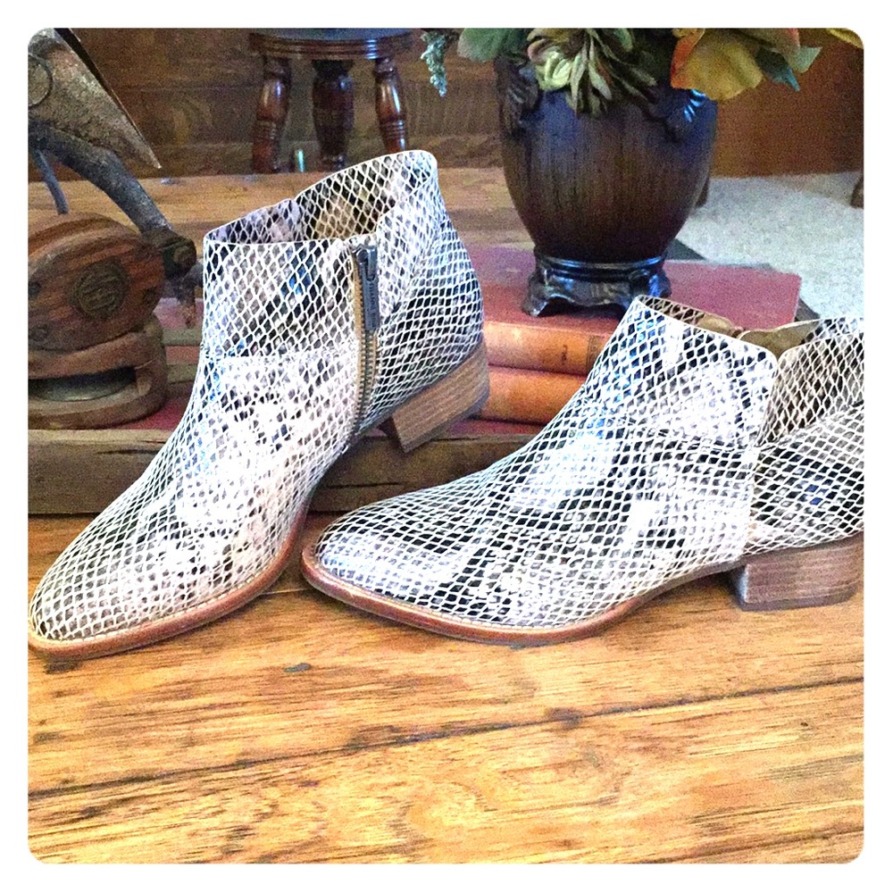Gianni Bini Snakeskin Booties